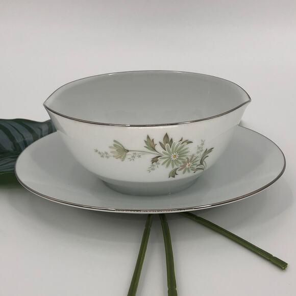 Vintage Noritake White Green Daisy Floral Soroya 6853 Gravy Boat Attached Plate - Picture 7 of 7